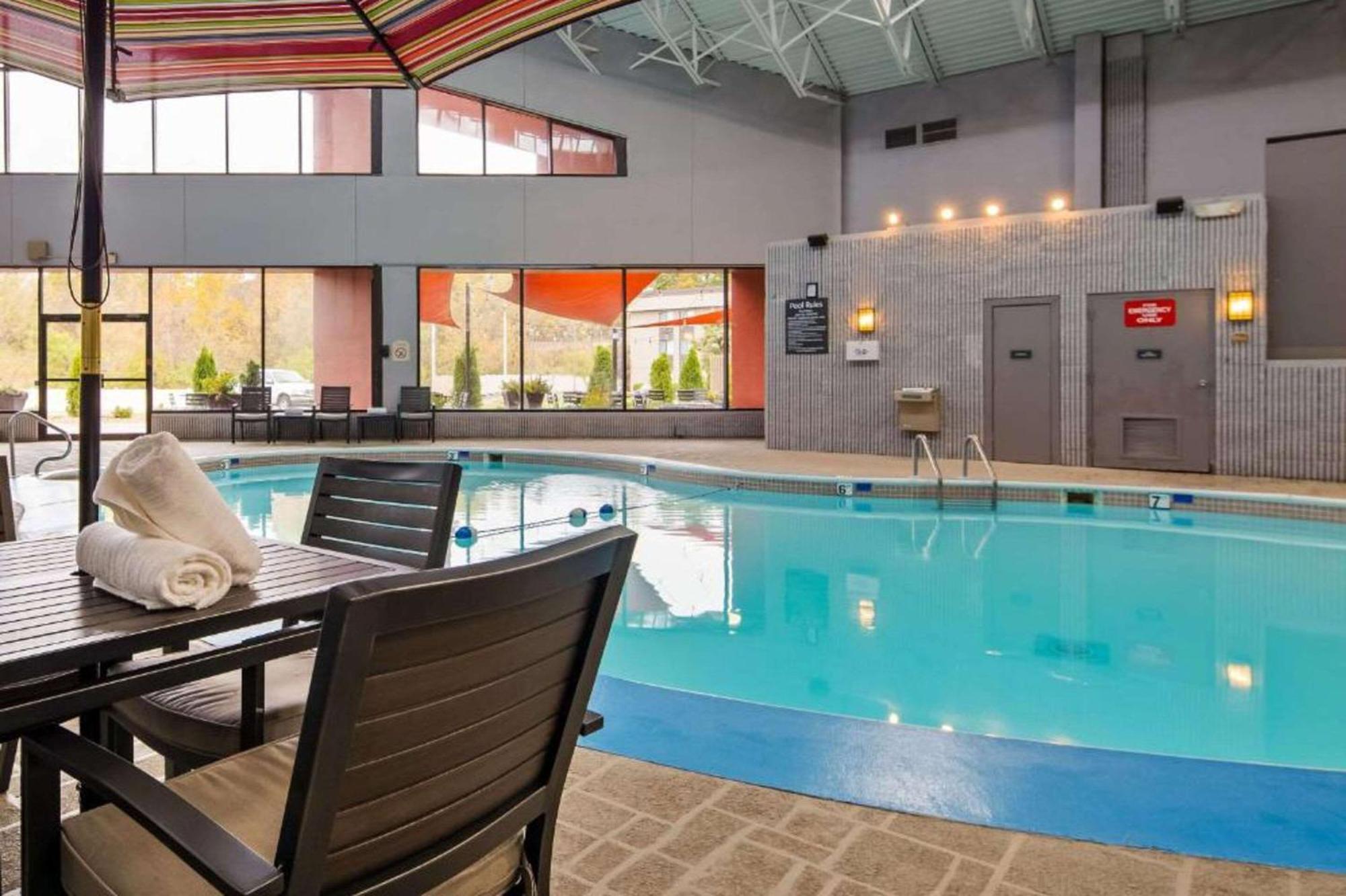 The Great Rivers, Ascend Hotel Collection Alton Exterior photo